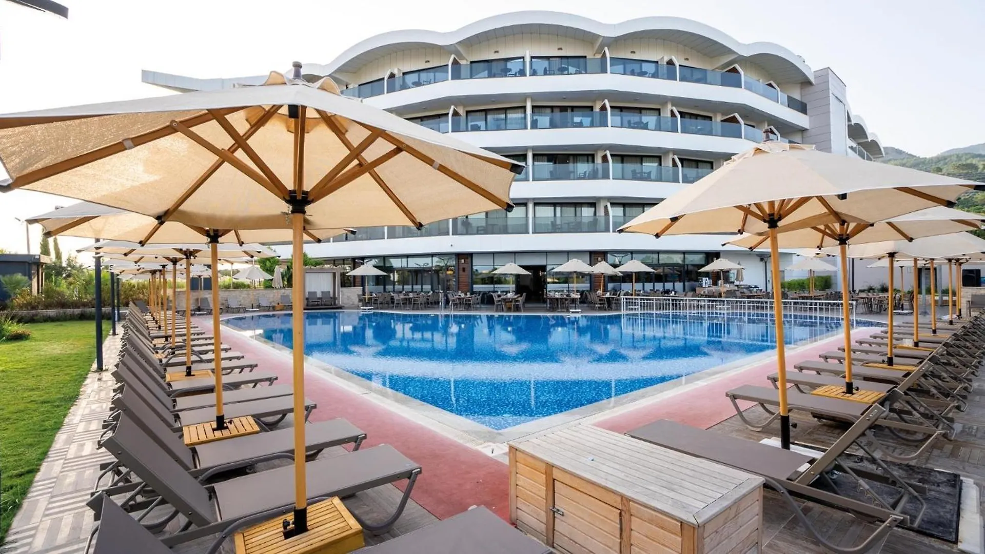 Seven For Life Thermal Hotel 库萨达斯